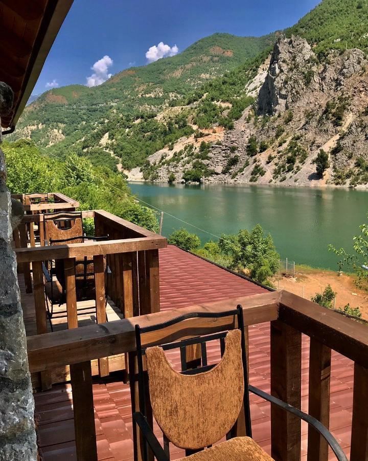 Hotel Aprripe Guri Firza Exterior foto